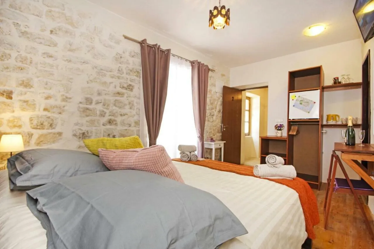 *** Guest house Towerhousesasso Trogir Croatia