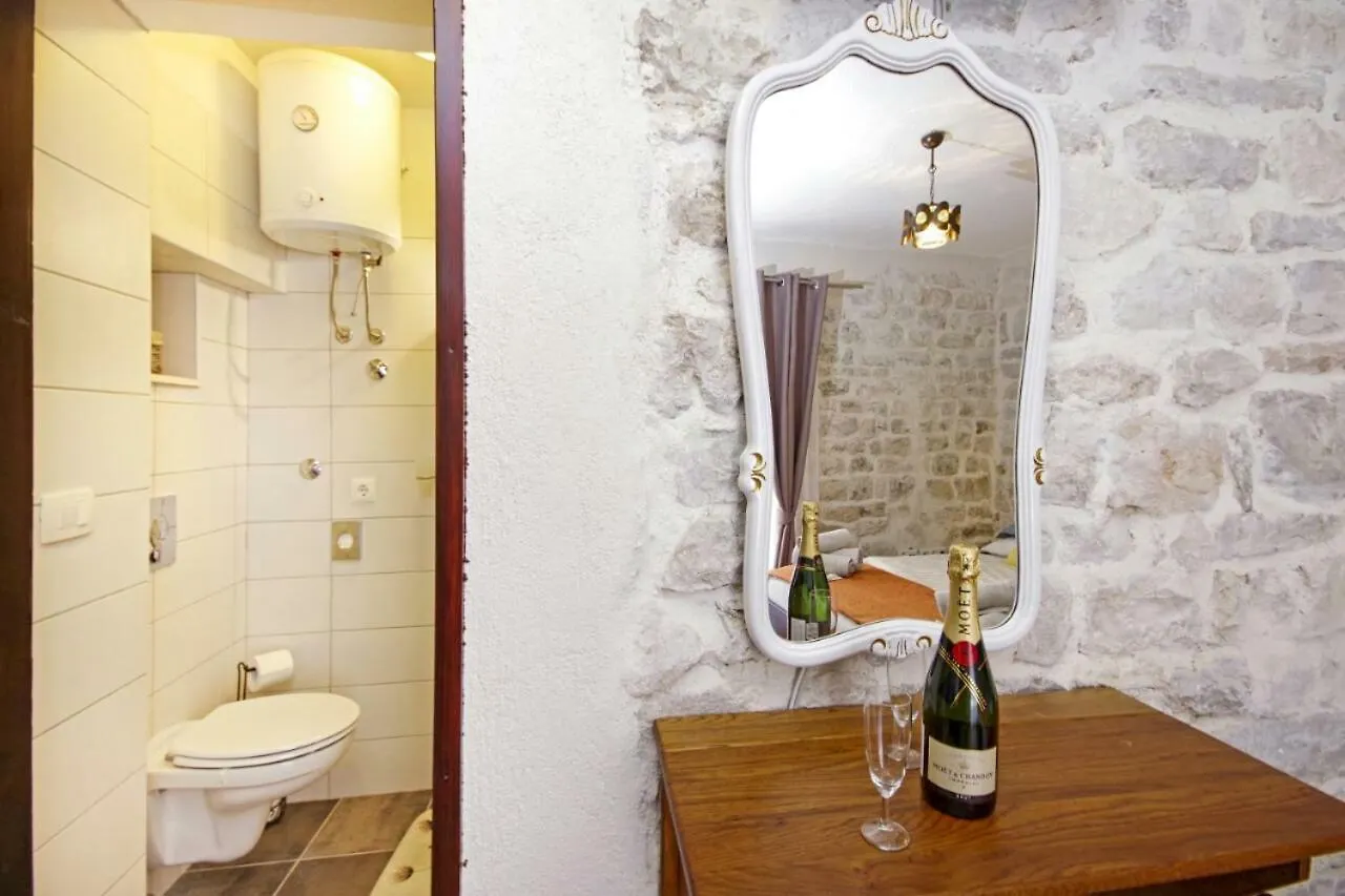 Towerhousesasso Trogir 3*,  Croatia